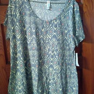 LuLa Roe Perfect Tee